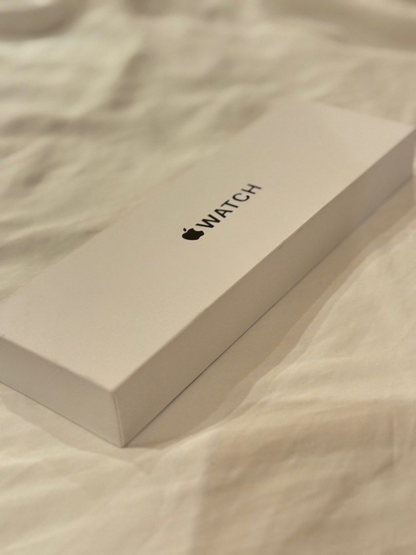 APPLE WATCH SE 44mm SALE! (Category: Wearables & Smart Watches) located in Pasig City. Submitted by yourgotobag (Listing ID 1404091365, Image 3). Description: The Apple Watch SE (2nd generation) 44mm features a 44mm by 38mm by 10.7mm aluminum case, a 368x448 pixel Retina LTPO OLED display, and weighs 32.9g (GPS) or 33.0g (GPS + Cellular). It is powered by the S8 SiP with a 64-bit dual-core processor and 32GB capacity, includes a second-generation