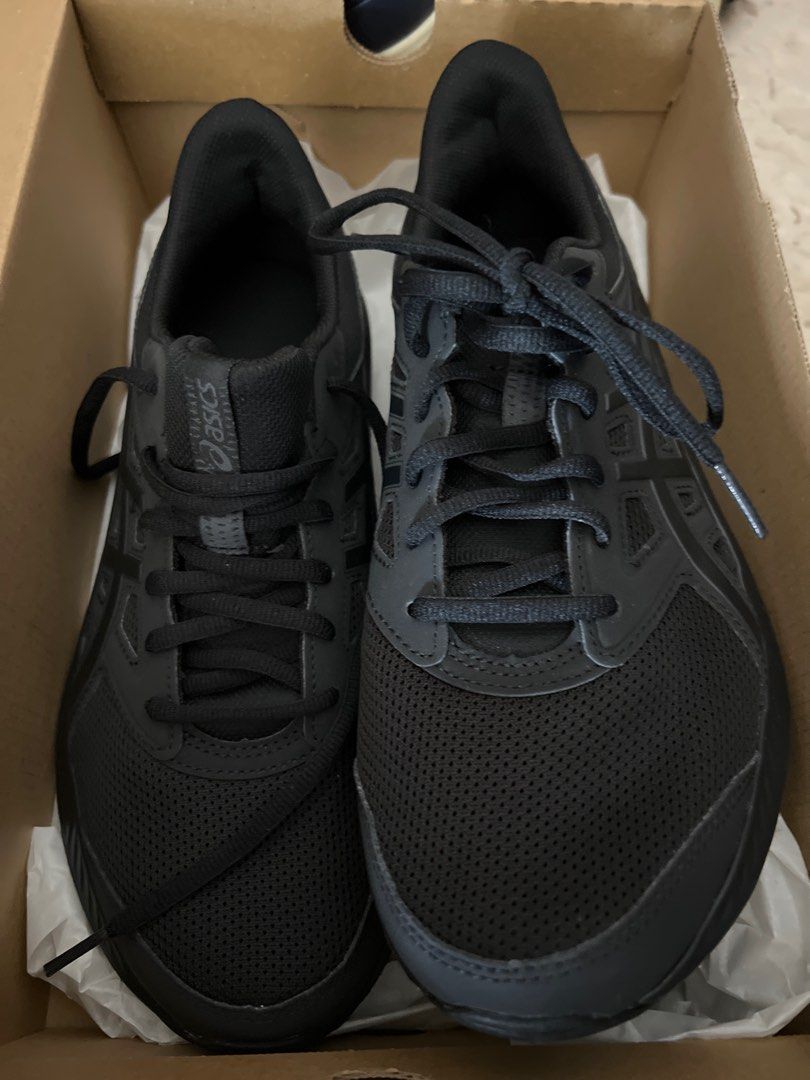 Asics Jolt 4 Black Running Shoes - Men's US 8 (Category: Sneakers) located in Singapore. Submitted by eatalot88 (Listing ID 1404041262, Image 2). Description: Brand new Asics Jolt 4 running shoes in black. Men's US size 8, EUR 41.5. Extra wide fit. Never worn, still in the original box. Perfect for running or everyday wear. Made in Vietnam..