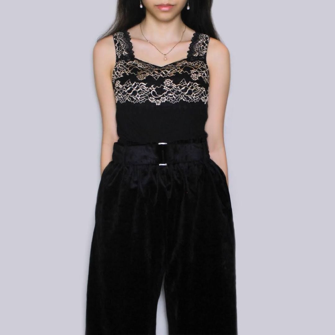 B5 - Black Cotton Top with Beige Embroidery (Category: Others Tops) located in Quezon City. Submitted by anirbash (Listing ID 1404059409, Image 1). Description: B5 - Black Cotton Top with Beige Embroidery - Size: XS or US 2 - Color: Black - Condition: Perfect - Model Size: Small - Item Code: B5 - Price: Php 100 - Mode of Payment: BPI or Gcash - 1st to “mine” gets the item. DM us your order form (customer details: Name, Address, Cell #, and Mode o