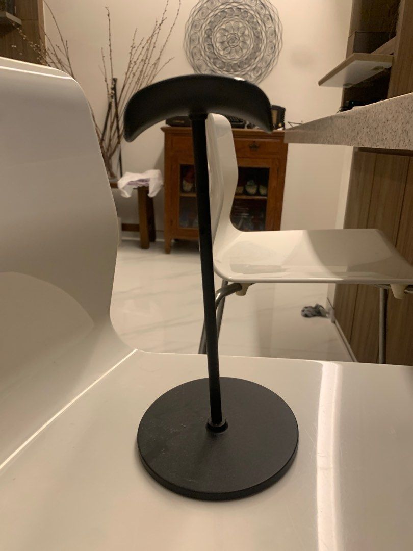 Black Headphone Stand