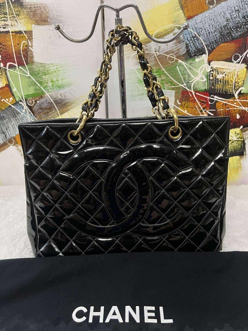 CC GST Patent Ghw (Category: Luxury Bags & Wallets) located in Passi. Submitted by janbelisario (Listing ID 1404019883, Image 1). Description: CC GST Patent Ghw 8.5/10 With holo and with entrupy With dustbag GUARANTEED ORIGINAL #7.