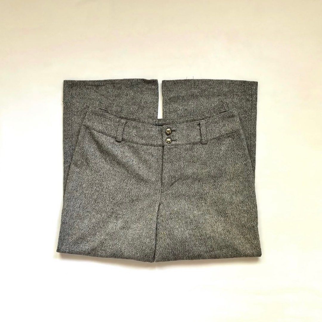 CLEAR IMPRESSIONS gray wool capris pants (Category: Other Bottoms) located in Angeles City. Submitted by lejanal (Listing ID 1404065852, Image 1). Description: CLEAR IMPRESSIONS gray wool capris pants can fit a waist 24” to 25” functional back pockets and belt loop fully lined a staple style inspired by your pinterest boards 🧥👢 would def look cute with tabis or kitten heels <33 rfs: one of my fave purchases but it doesn’t fit me :( dm me for wh