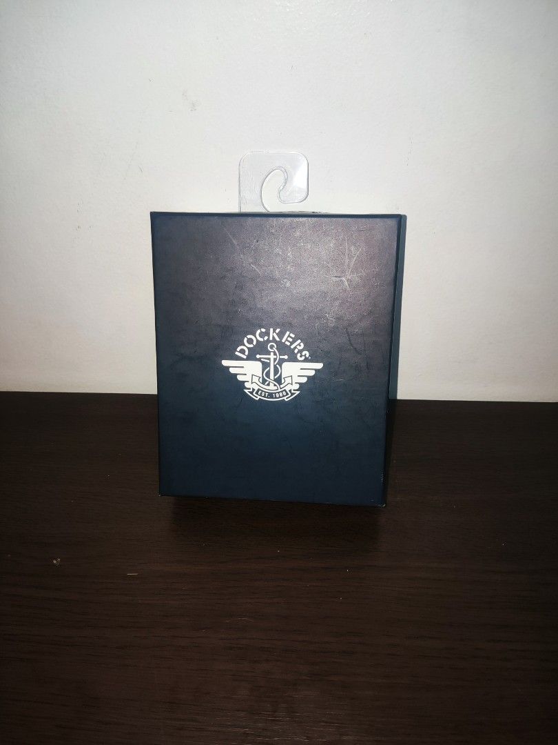 Dockers Wallet (Category: Wallets & Card Holders) located in Quezon City. Submitted by decluttersaleph (Listing ID 1404085802, Image 2). Description: Brand new never used..