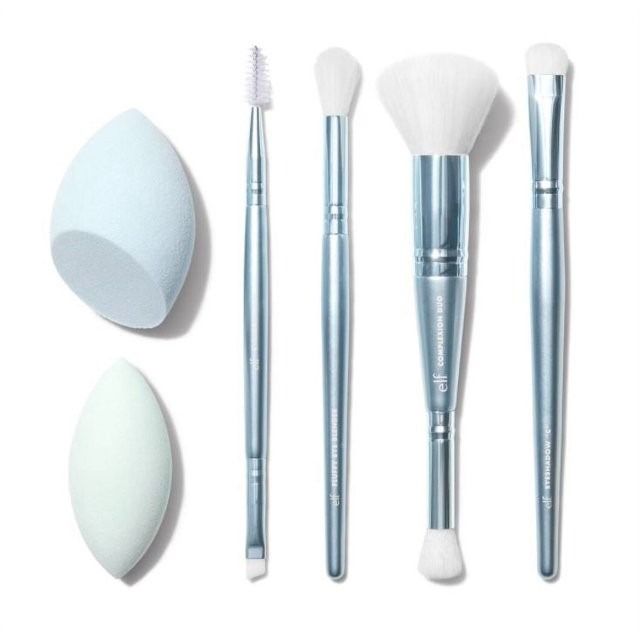 ELF Snow Globe Blend & Brush Set (Category: Makeup) located in Manila. Submitted by juanashopbies_ph (Listing ID 1404046813, Image 2). Description: ELF Snow Globe Blend & Brush Set A limited-edition holiday set of 6 essential makeup tools for blending and buffing your look into a flawless finish. Set includes: Complexion Duo Brush Total Face Sponge Camo Concealer Sponge Eyebrow Duo Brush Fluffy Eye Blender Brush Eyeshadow "C" Brush.