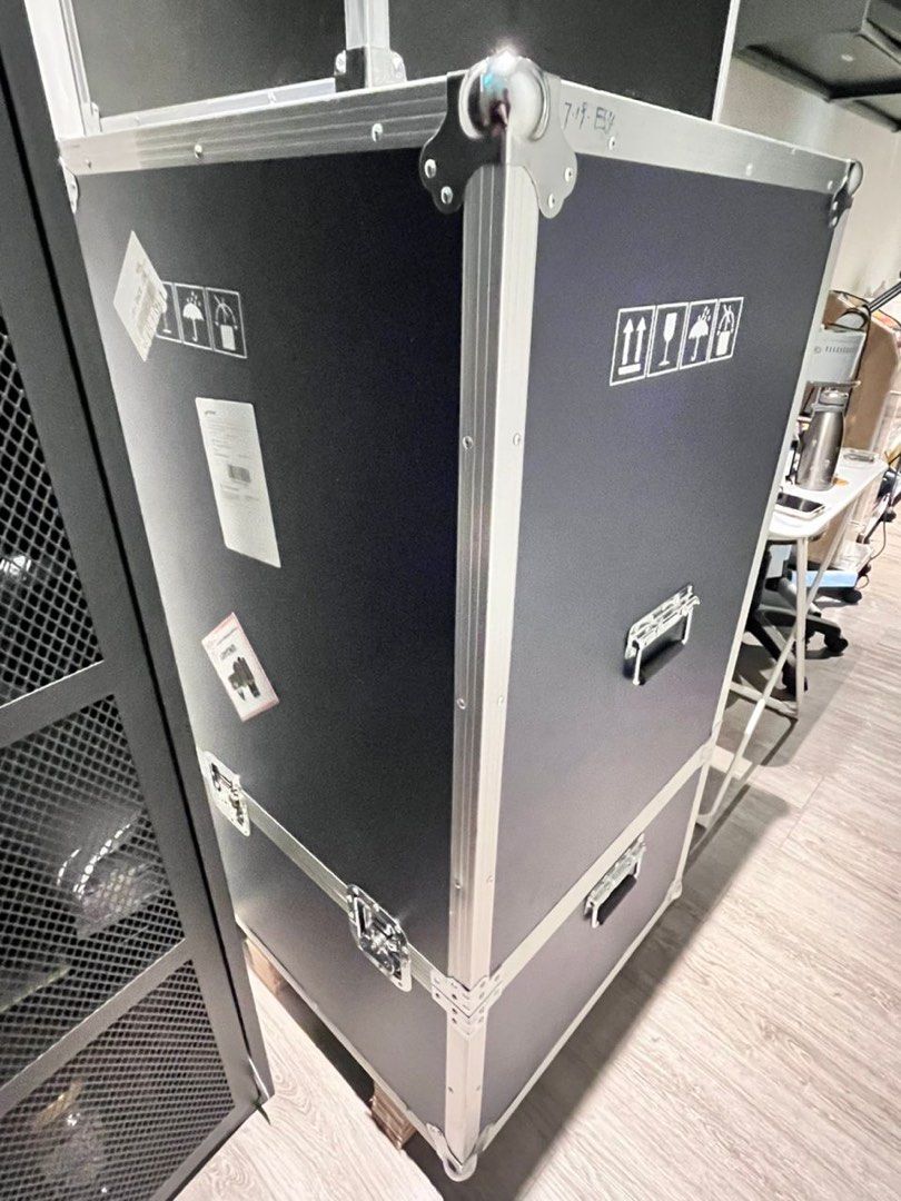 Flight case/ hard empty case (Category: Storage Boxes & Baskets) located in Bukit Fraser. Submitted by luke_ang (Listing ID 1404106982, Image 2). Description: There’s 2 of them, one is rly big and the other is almost half the size, almost brand new willing to let go ( can nego).