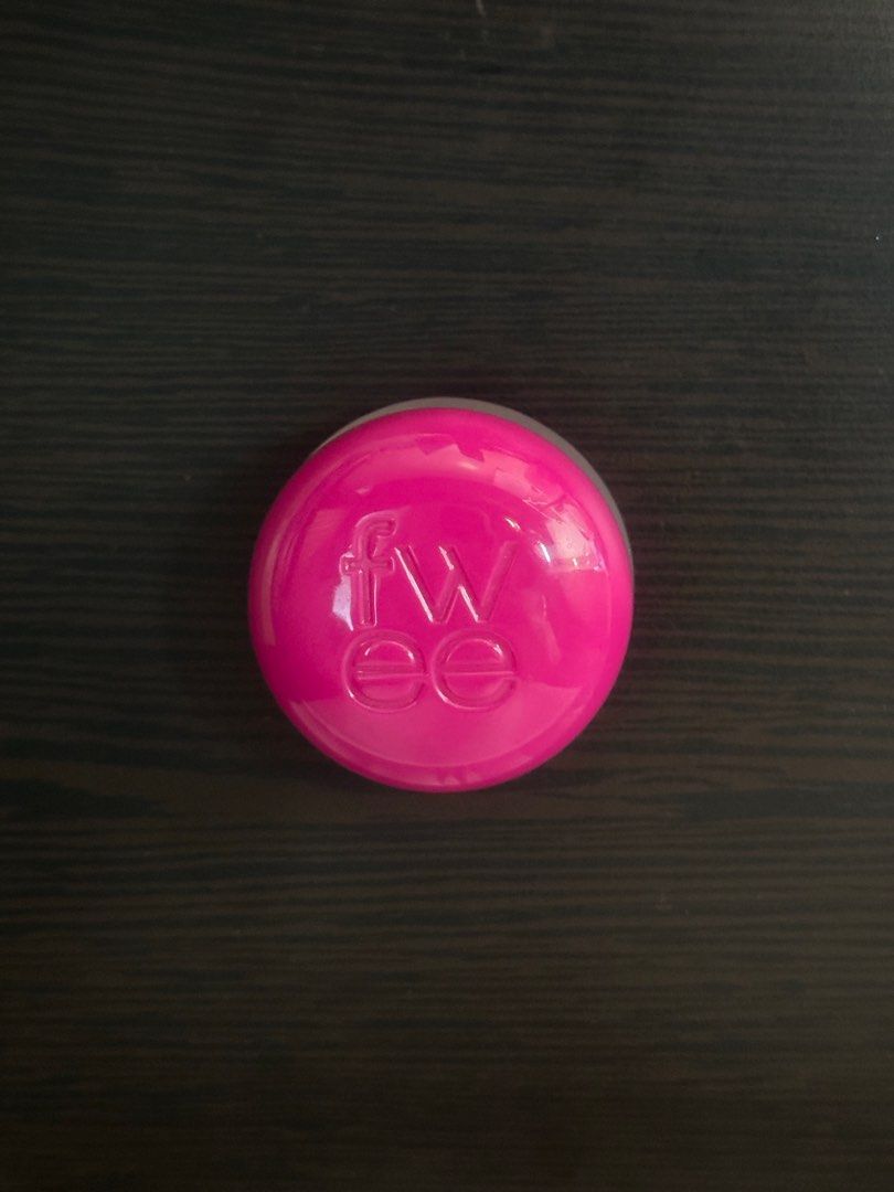 Fwee Lip & Cheek Blurry Pudding Pot (MV01 Chill’n) (Category: Makeup) located in Manila. Submitted by ciaodeclutter (Listing ID 1404049338, Image 1). Description: - around 75% left KINDLY READ MY BIO BEFORE SENDING ANY INQUIRIES OR OFFERS 🤍.