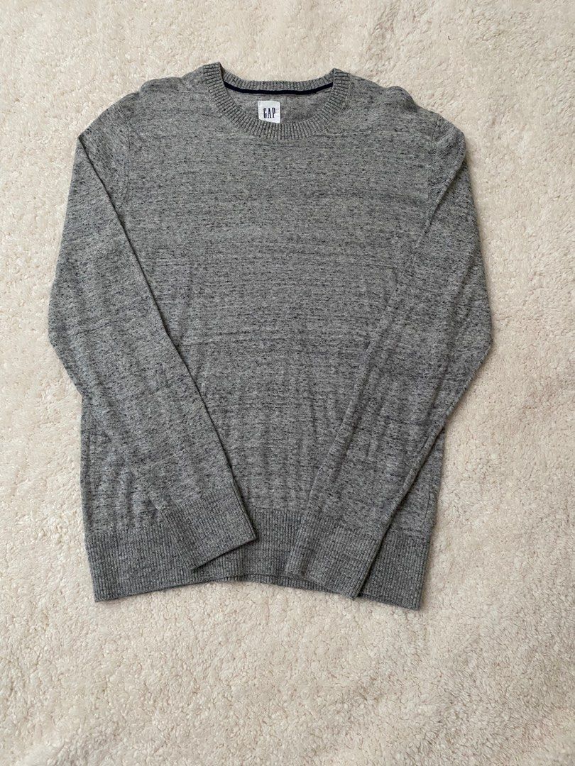 GAP BASIC Knitwears (Category: Tshirts & Polo Shirts) located in Semenyih. Submitted by twosonspreloved___ (Listing ID 1404040318, Image 1). Description: .