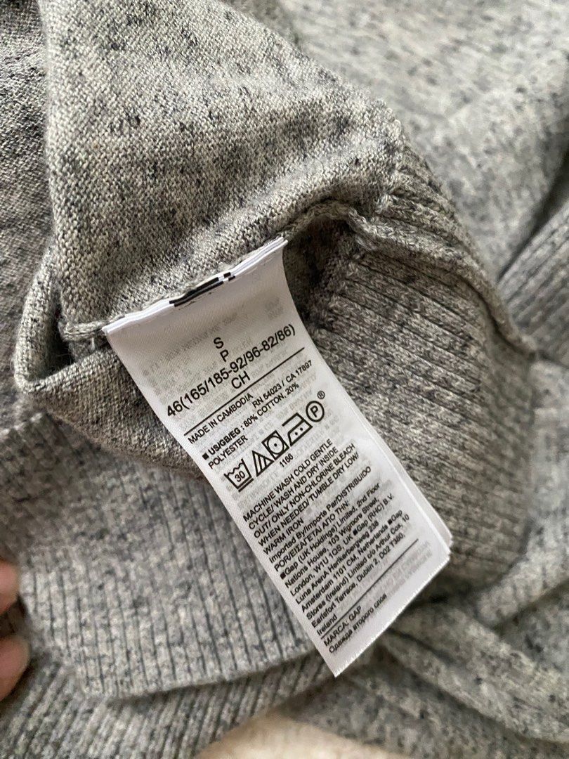 GAP BASIC Knitwears (Category: Tshirts & Polo Shirts) located in Semenyih. Submitted by twosonspreloved___ (Listing ID 1404040318, Image 3). Description: .