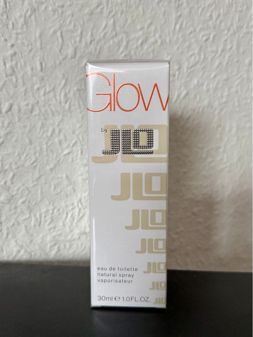 Glow by JLo Eau de Toilette 30ml (Category: Fragrance & Deodorants) located in Cebu City. Submitted by synpb13 (Listing ID 1403797406, Image 1). Description: - Glow by JLo Eau de Toilette - 30ml natural spray vaporisateur - Top notes: Grapefruit - Heart notes: Jasmine - Base notes: Amber - Unique bottle design with a silver chain - Sealed.