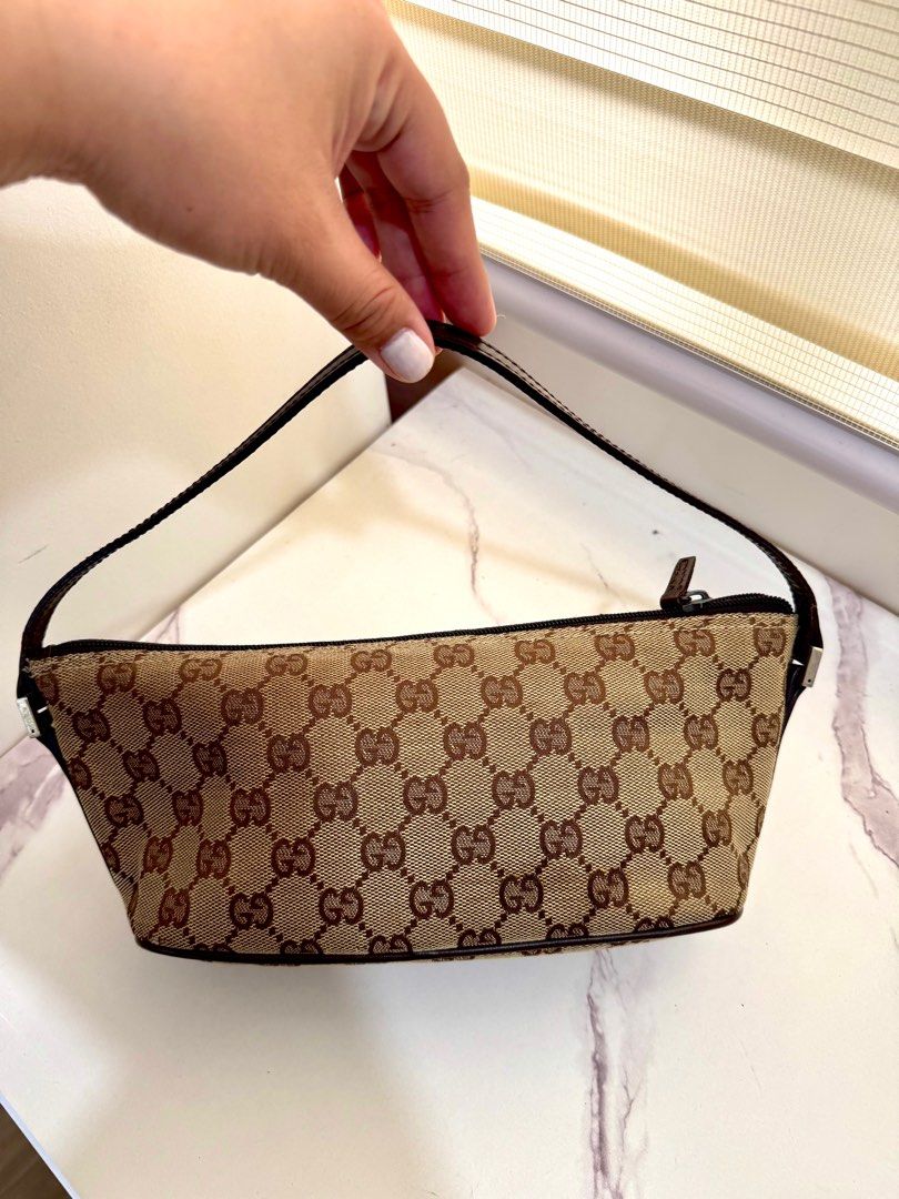 Gucci (Category: Luxury Bags & Wallets) located in Daraga. Submitted by luxbicolph (Listing ID 1404006784, Image 3). Description: .