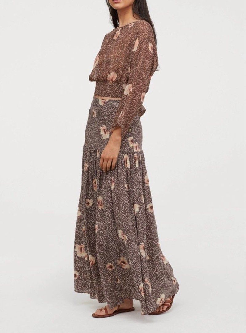 H&m floral maxi skirt (Category: Skirts) located in San Juan City. Submitted by prelovedstuff_01 (Listing ID 1404087097, Image 1). Description: No flaws Fits size 26-27 Eur 36 on tag.