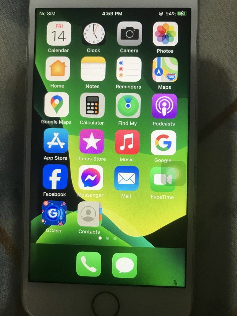 iphone 7 (Category: iPhone 7 Series) located in Makati City. Submitted by rpgen1014 (Listing ID 1404093450, Image 2). Description: Original I Phone 7 32 gig Very Good Camera open line no icloud issue More Applications Google, FB, Messenger GCash, Waze, YouTube Lala Move, Grab, Games, etc... Software version14.1 Issue: Fix version , No resetting, Cannot update fix version WILL ONLY REPLY TO LEGIT BUYER SOME BUYER NEVER SHOW @ MEET-UP EVEN AS PER A