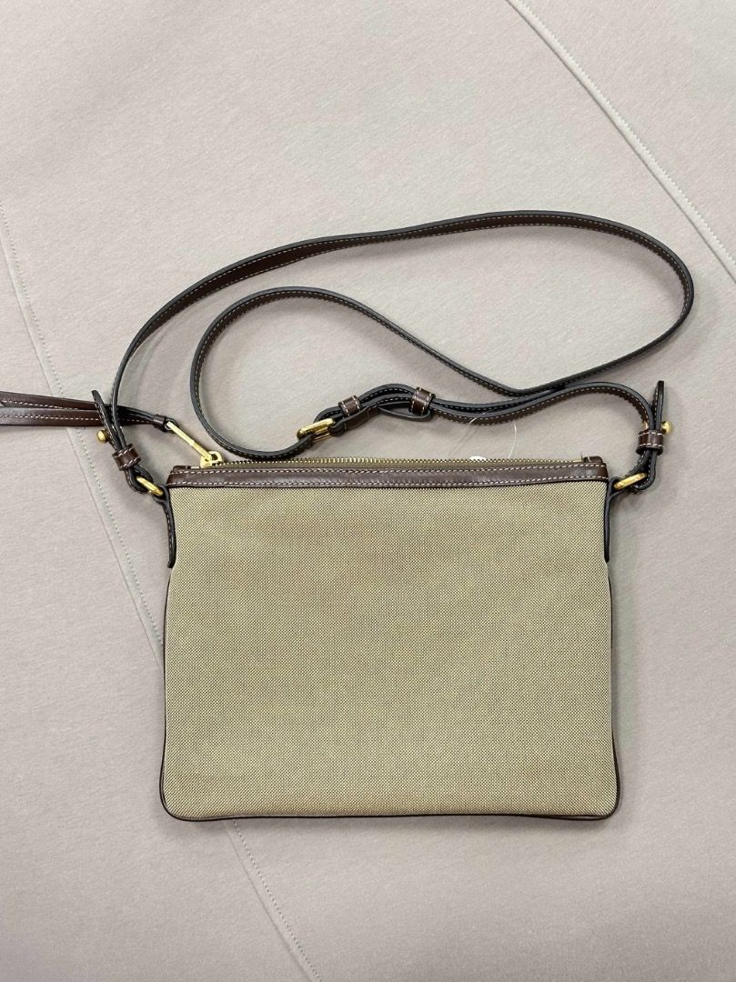 Jacquard Shoulder Pouch PRADA (Category: Luxury Bags & Wallets) located in Quezon City. Submitted by hellopatchi (Listing ID 1404147921, Image 3). Description: Rank A With dustbag ₱46,000 only.