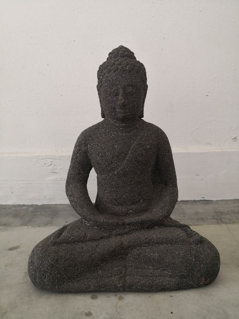 Java Stone Buddha statue (Category: Religious Items) located in Singapore. Submitted by derck1 (Listing ID 1404095093, Image 1). Description: It:37cm, width :28cm ,depth: 18cm.