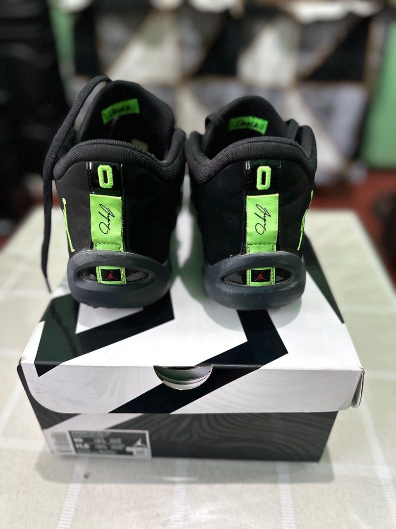 Jordan Tatum 1 PF Black/Anthracite/Vert Strike (Category: Sneakers) located in Castillejos. Submitted by egc1629 (Listing ID 1404081743, Image 3). Description: - Jordan Tatum 1 PF sneakers - Color: Black and Green - Size: US 10 / UK 9 / EUR 44 - Features Jumpman logo - Unique sole tread orig price: 6,895.