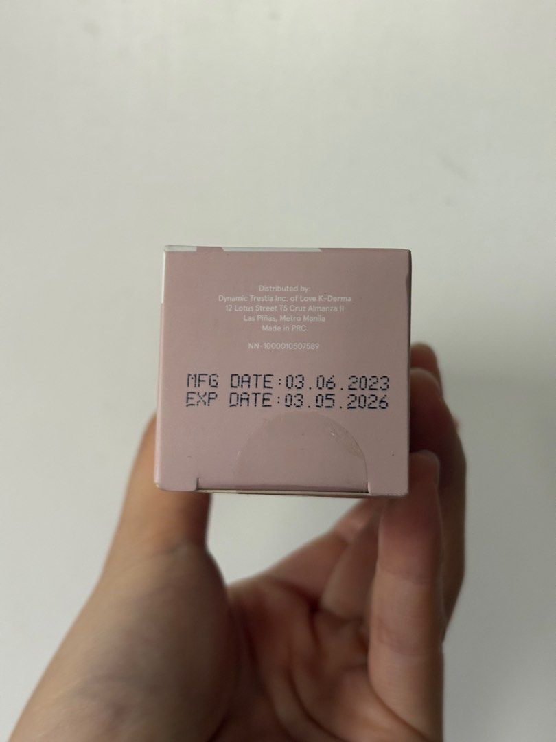 k-derma Hydro Bright Face Moisturizer SPF 20 (Category: Face Care) located in Quezon City. Submitted by mcpar9685821 (Listing ID 1404067745, Image 3). Description: •Brand new, never opened •Priced at ₱674 on K-Derma’s website •Selling it at 70% off.