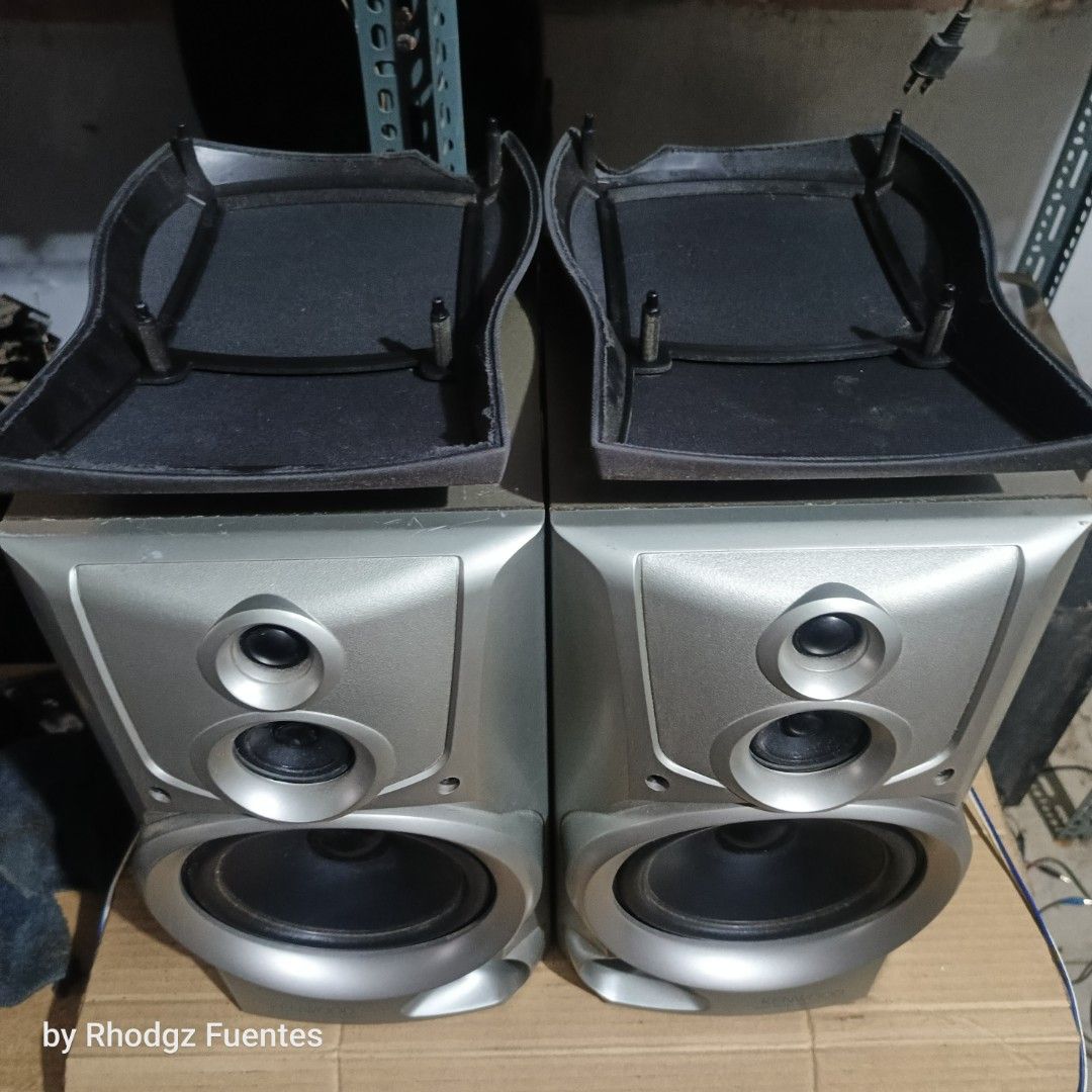 Kenwood 3way Bookshelf (Category: Soundbars, Speakers & Amplifiers) located in Bulacan. Submitted by rhodgz (Listing ID 1404035342, Image 2). Description: Kenwood Bookshelf 3way soeaker system 60w 6ohms taas 13inch, lapad 8inch makinis, maganda bumayo tested ok, no issues P1,600 only pick up near valenzuela area lalamove, drop&go, ap cargo .
