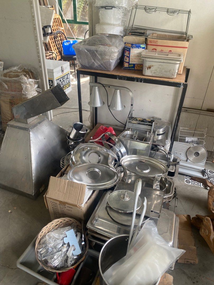 Kitchen for Carenderia Take All (Category: Other Kitchenware & Tableware) located in Carmona. Submitted by thomasadviento (Listing ID 1404013168, Image 2). Description: Chaffing Dish Deep Fryer Waffle Maker Heating Light Lababo Mixer BBQ Exhaust Fan Slicer .