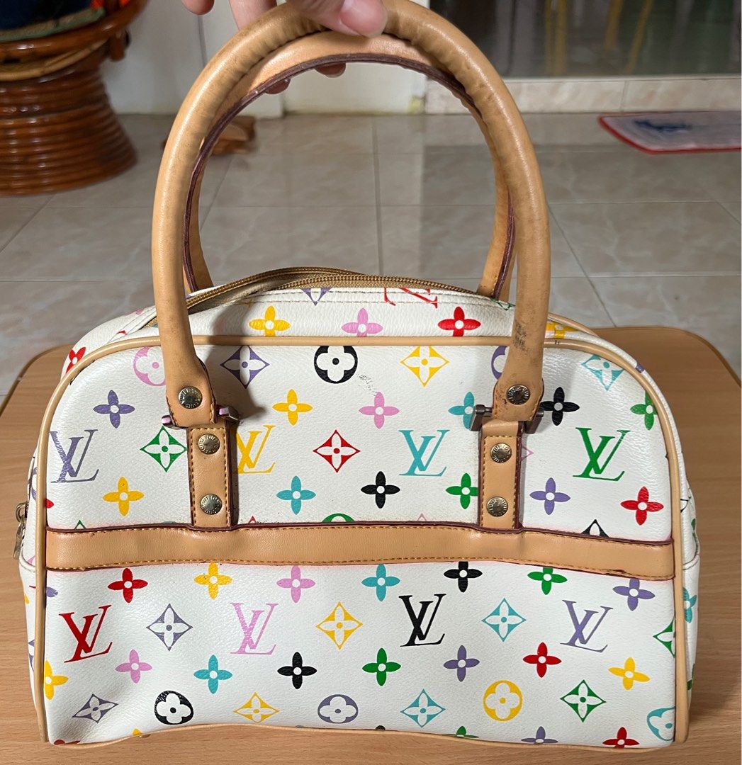 LV Kili Bag (Category: Luxury Bags & Wallets) located in San Fernando. Submitted by japansurpluselyu (Listing ID 1404020963, Image 1). Description: 11 x 7.5.