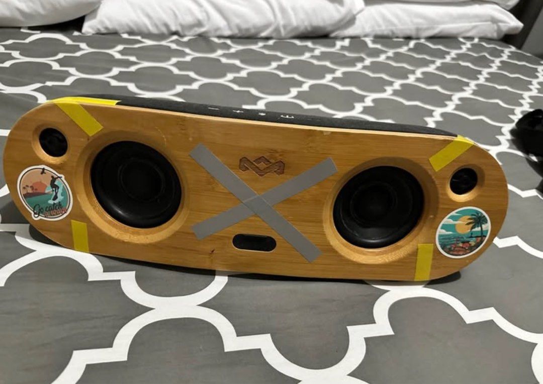 Marley speaker (Category: Soundbars, Speakers & Amplifiers) located in Guimba. Submitted by luenzkie (Listing ID 1404068345, Image 1). Description: Issue palitin battery Un lang mura ma yan .