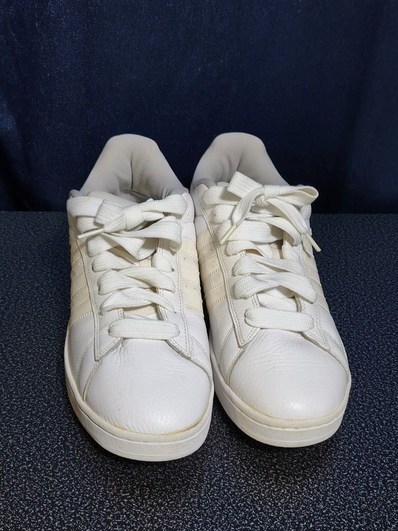 Men's Original Adidas White Campus SK (Category: Sneakers) located in Manila. Submitted by jamsnts (Listing ID 1404112603, Image 2). Description: 💟 Men’s Original Adidas White Campus SK 💟 Size: US 11 💟 Box NOT included 💟 Flaw: Slight opening at the front of the right shoe (stitching remains intact) — see photos for details 💟 RFS: Barely used 💟 Modes of Payment: BPI or GCash 💟 Shipping via Grab Express or Angkas Padala (shipping fee to be s
