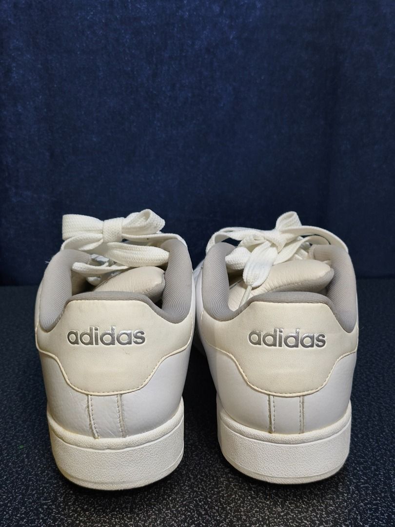 Men's Original Adidas White Campus SK (Category: Sneakers) located in Manila. Submitted by jamsnts (Listing ID 1404112603, Image 3). Description: 💟 Men’s Original Adidas White Campus SK 💟 Size: US 11 💟 Box NOT included 💟 Flaw: Slight opening at the front of the right shoe (stitching remains intact) — see photos for details 💟 RFS: Barely used 💟 Modes of Payment: BPI or GCash 💟 Shipping via Grab Express or Angkas Padala (shipping fee to be s