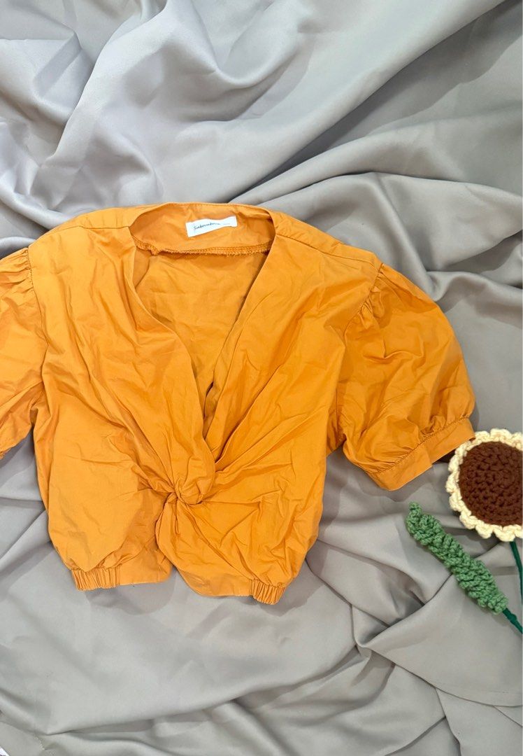 Mustard Knot Front Top (Category: Blouses) located in Tagum. Submitted by chipsdeclutters (Listing ID 1404167590, Image 2). Description: S-M.