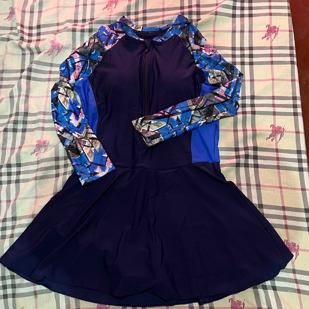 Navy Blue Swimsuit with Long Sleeves (Category: Bikinis & Swimsuits) located in Manila. Submitted by _cxlx (Listing ID 1404128215, Image 1). Description: Never used. RFS: Wrong Size. Too Large.