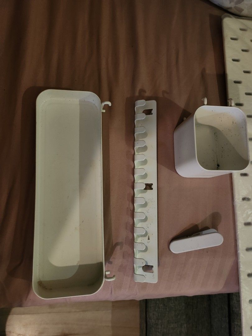 Pegboard accessories (Category: Office Furniture & Fixtures) located in Las Pinas. Submitted by prettychat (Listing ID 1404144943, Image 1). Description: All for 600 pegboard accessories bought in Ikea Shelve, container, hook rack, clip and many hooks.