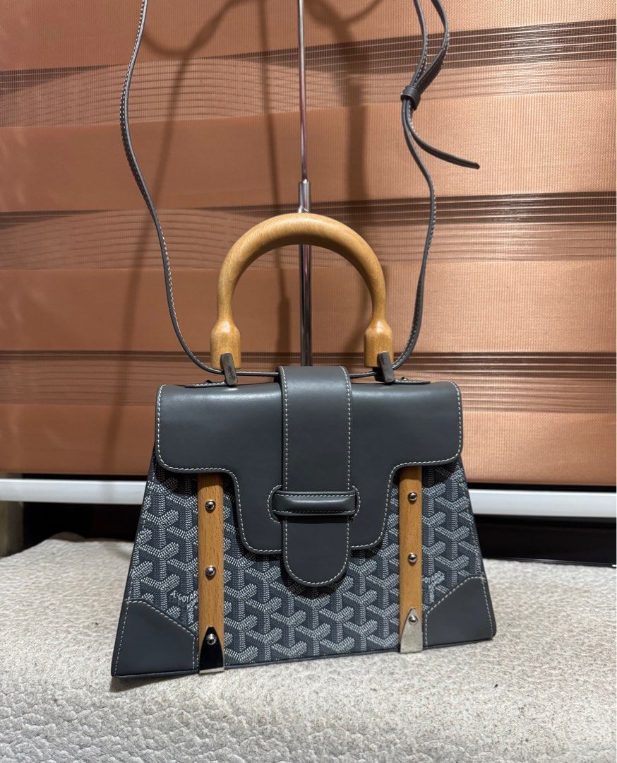 Preloved Goyard (Category: Luxury Bags & Wallets) located in Manila. Submitted by nylan1227 (Listing ID 1404092186, Image 1). Description: Like new condition.