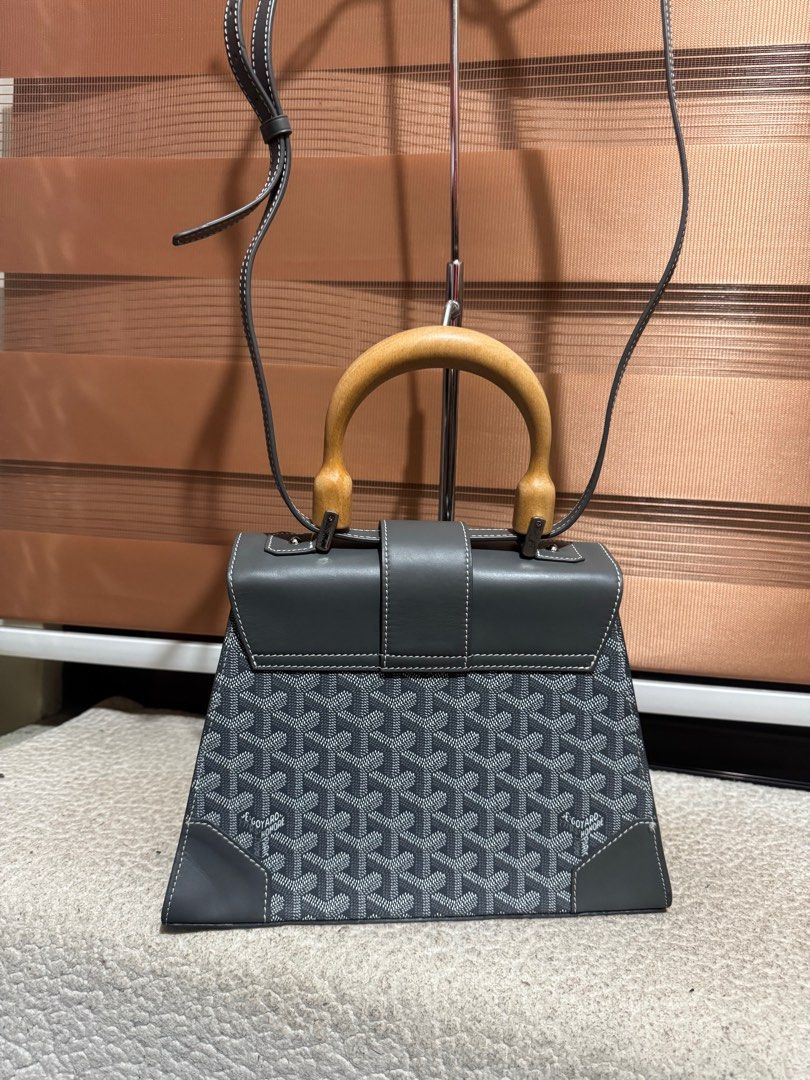 Preloved Goyard (Category: Luxury Bags & Wallets) located in Manila. Submitted by nylan1227 (Listing ID 1404092186, Image 2). Description: Like new condition.