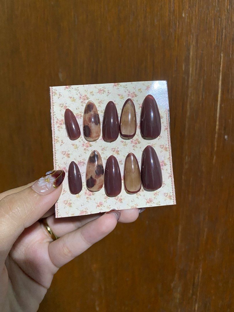 Press on Handmade Nails (Category: Hands & Nails) located in Manila. Submitted by missthrift___ (Listing ID 1404058272, Image 1). Description: comes with tools and glue 150 each if take all ₱250.
