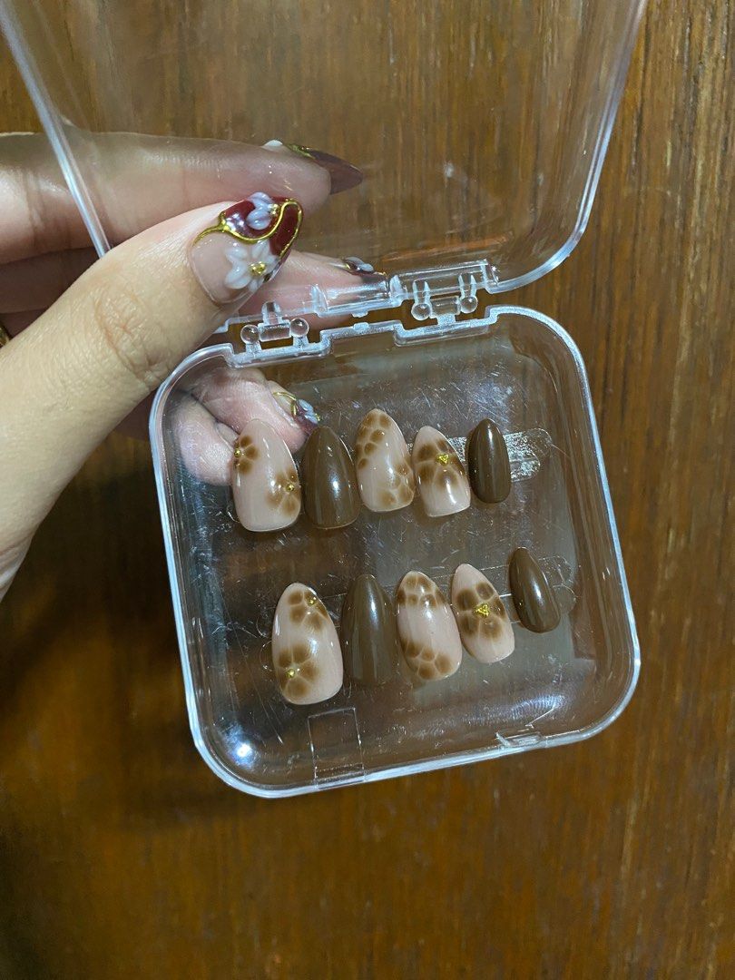 Press on Handmade Nails (Category: Hands & Nails) located in Manila. Submitted by missthrift___ (Listing ID 1404058557, Image 3). Description: with inclusions tools and glue ₱230 each french tip SOLD! if take all ₱430.