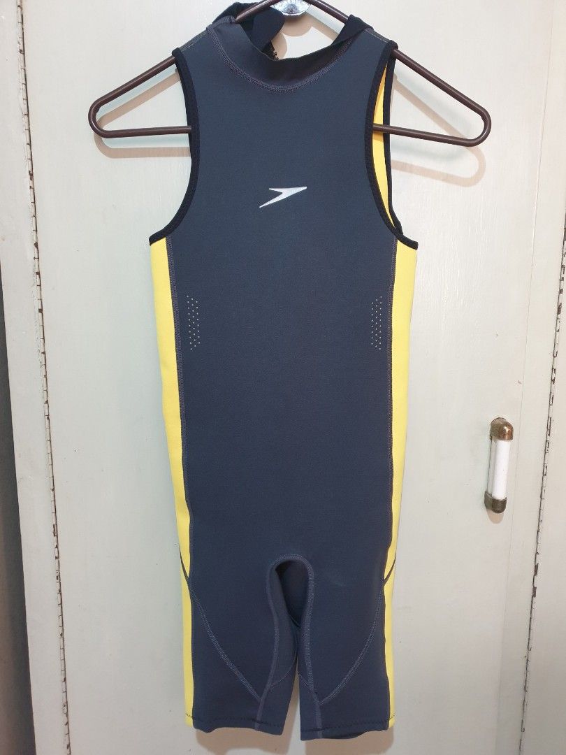 Speedo Thinswim IQ Swimsuit (Category: Bikinis & Swimsuits) located in Caloocan City. Submitted by movemeant (Listing ID 1404057254, Image 2). Description: - Speedo Thinswim IQ swimsuit - Black and yellow design - Full-length zipper - Sleeveless - Speedo logo on front - Neoprene-like material - Unique leg cut Size Small Child 31x12 (pit to pit) .