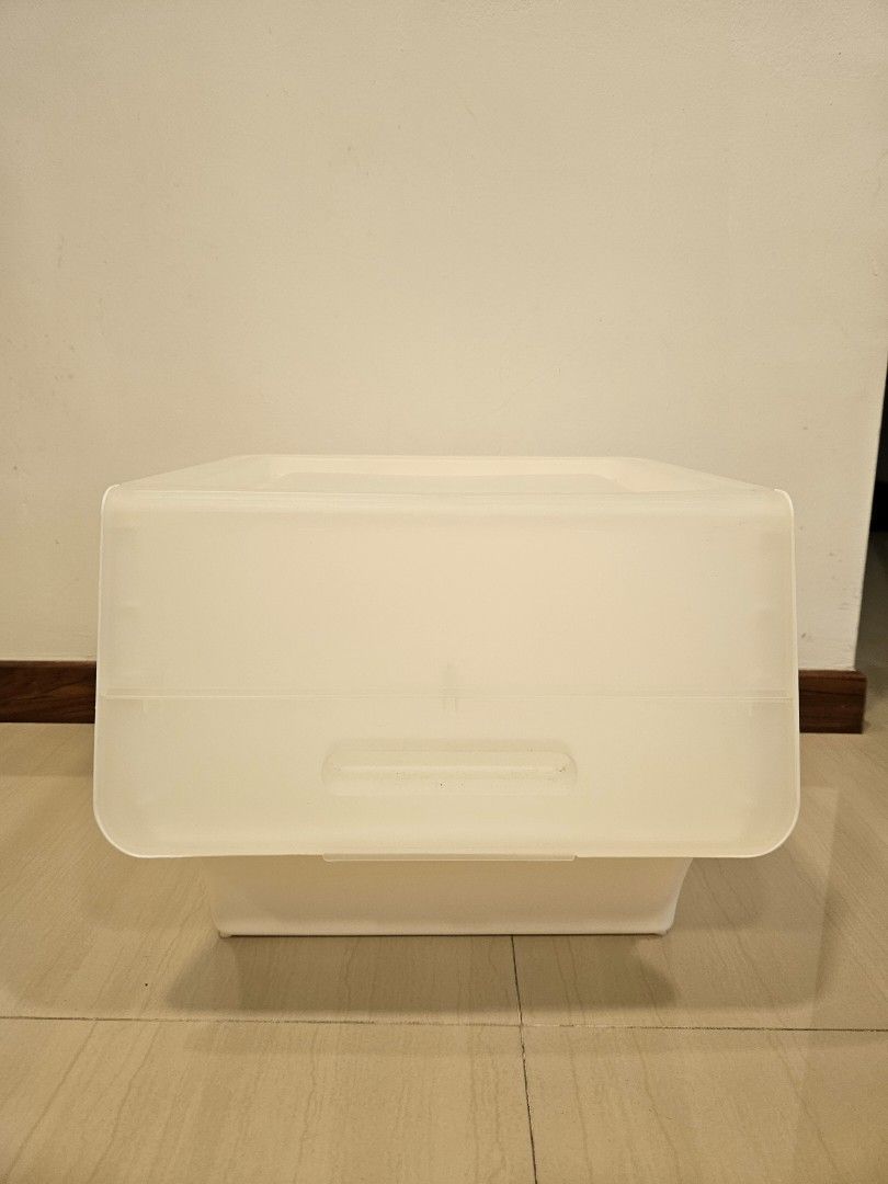 Stackable Transparent Storage Box (Category: Storage Boxes & Baskets) located in Singapore. Submitted by sunshinejy (Listing ID 1404035424, Image 2). Description: base is 30cm x 28cm, height is 31cm have x4, self collect at void deck .