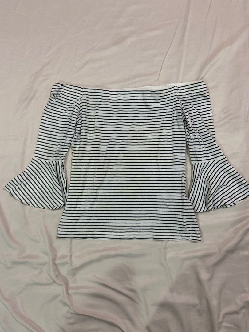 Topshop Petite Striped Off-Shoulder Top (Category: Blouses) located in Manila. Submitted by 123declutter5 (Listing ID 1404131744, Image 1). Description: Bought this from Topshop for ₱1000 Selling for ₱400 Rfs: Decluttering mod: lalamove, jnt mop: gcash, bpi.
