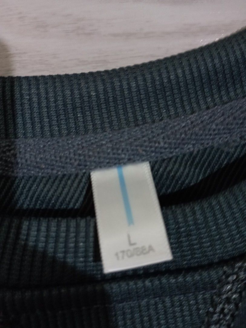 Unisex Long Sleeves (Grey) (Category: Tshirts & Polo Shirts ) located in Mandaluyong City. Submitted by jerjerjernix (Listing ID 1404052854, Image 2). Description: FOR SALE! Unisex Long Sleeves (Grey) Size: L Length - 67cm Width - 104cm Location: Mandaluyong Shipping via Lalamove or J&T.