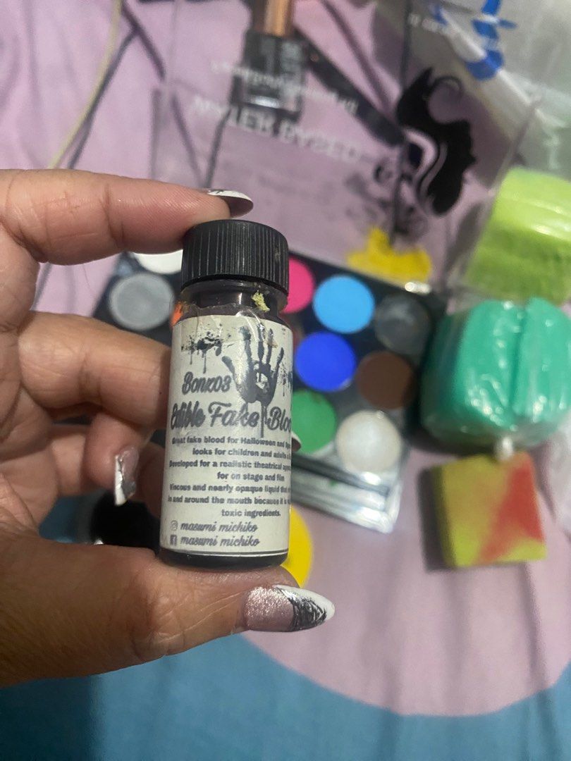 Water Based Face & Body Painting Kit (Category: Makeup) located in Caloocan City. Submitted by mariahangelaalvarez (Listing ID 1404068571, Image 2). Description: Used once for cosplay Fake blood is almost 100% full. Only used very few drops lang. Maybelline lash cream never used, only swatched. Can be used for other face parts too since its spreadable. Loc: don antonio QC.