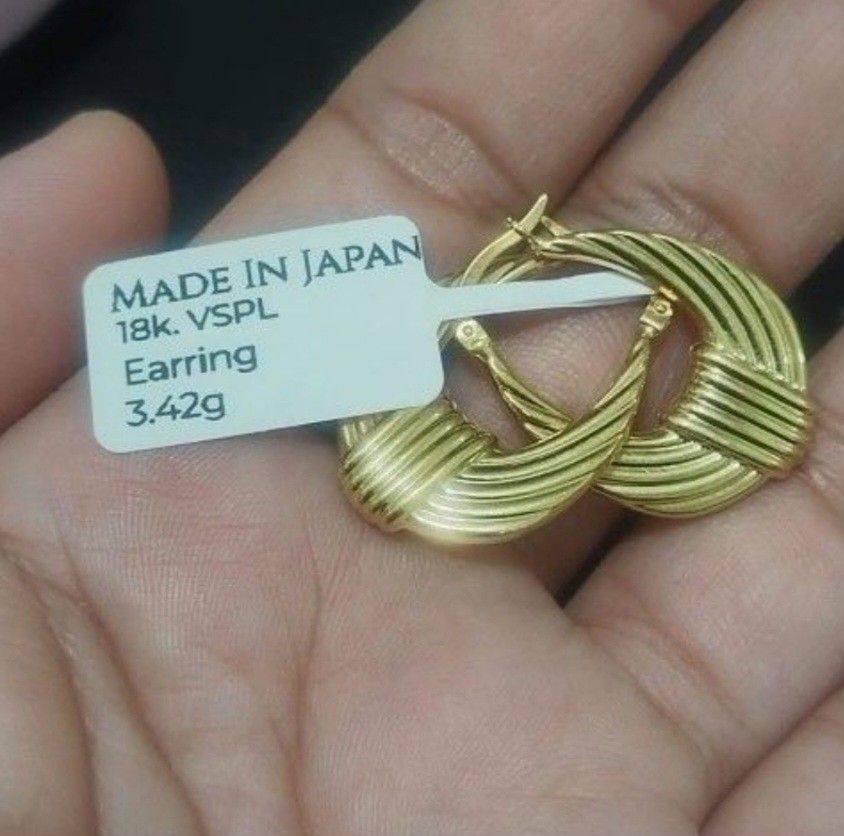 18k Japan Gold Earring &Bracelet (Category: Earrings) located in Labo. Submitted by uzzing_14 (Listing ID 1404188750, Image 2). Description: 18k Japan Gold 7,700 per grm all onhand ready to ship sf - COP via LBC.