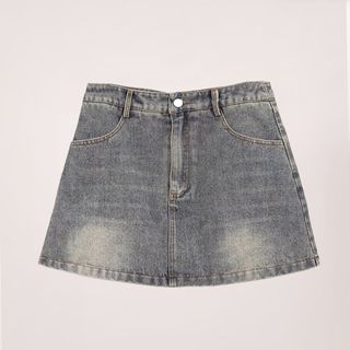(Category: ) located in . Submitted by comfyycloset (Listing ID 1404210613, Image 1). Description: .