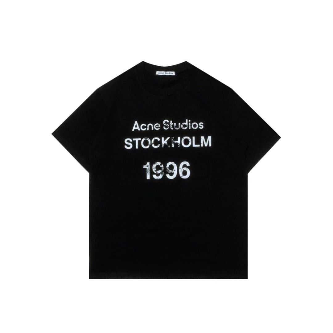 ACNE STUDIOS STOCKHOLM LOGO TEE (Category: Tshirts & Polo Shirts ) located in Manila. Submitted by scarlett_hope (Listing ID 1404203008, Image 1). Description: ACN3 STVDIOS SPELL OUT LOGO TEE. L: 28 W: 21.5 COLOR RATE: 10/10 CONDITION: AS NEW MOP: GCASH COURIER: J&T OR LALAMOVE.