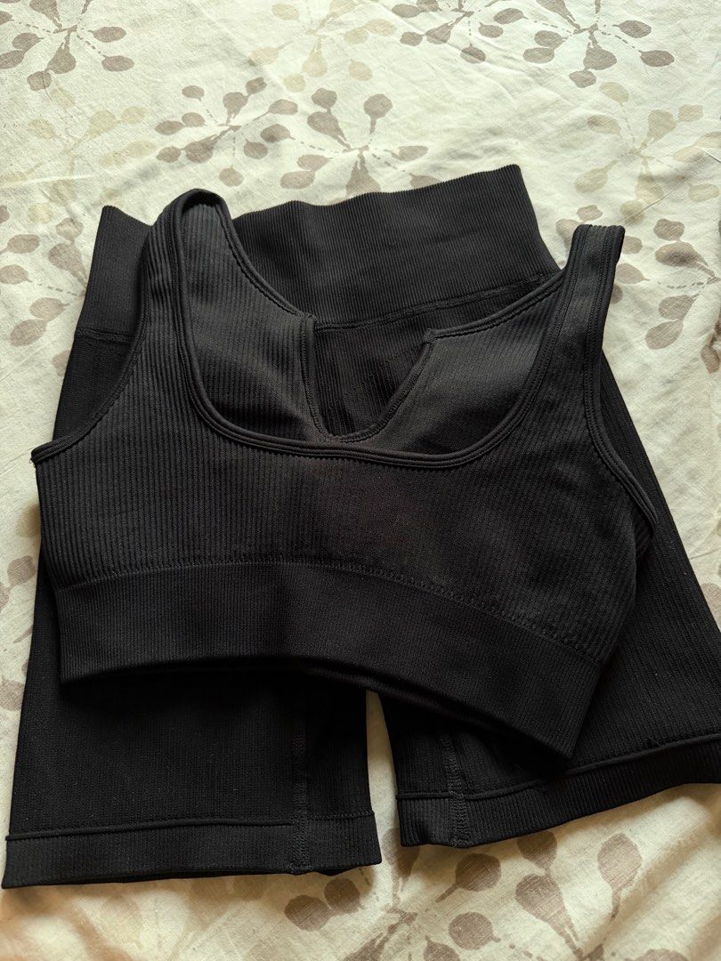Activewear set in black (Category: Activewear) located in Quezon City. Submitted by nyeli (Listing ID 1404262732, Image 3). Description: Used once only Like new condition Fits xs to s or semi med, very stretchy I don’t repeat outfits after posting on my socials..