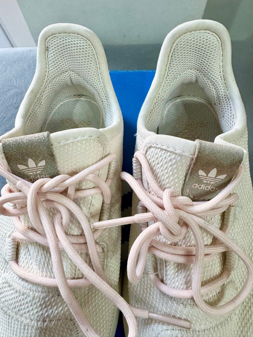 Adidas Tubular Shadow C - US 12K (Category: Babies & Kids Fashion) located in Dagupan City. Submitted by mraferrer (Listing ID 1404183232, Image 2). Description: Adidas Tubular Shadow C shoes in white with pink laces. Size US 12K.