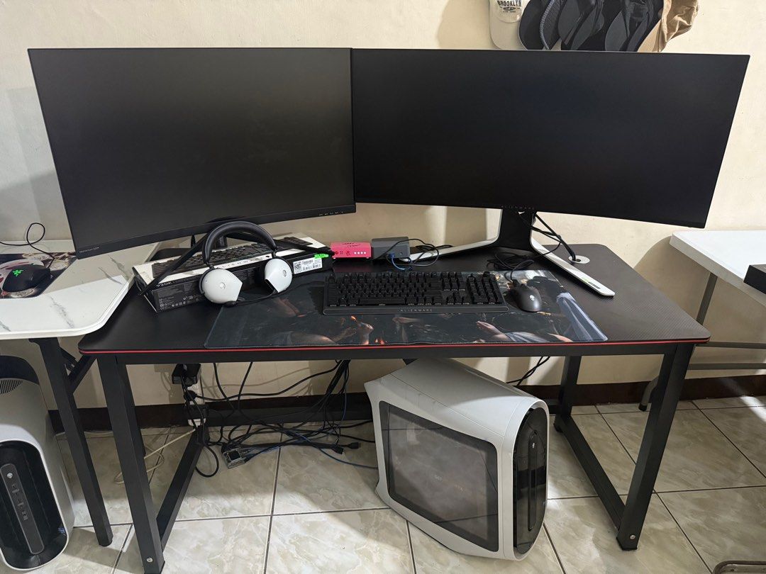 Alienware Gaming PC Setup with Dual Monitors (Category: Desktops) located in Manila. Submitted by kibayashirie (Listing ID 1404284882, Image 3). Description: .
