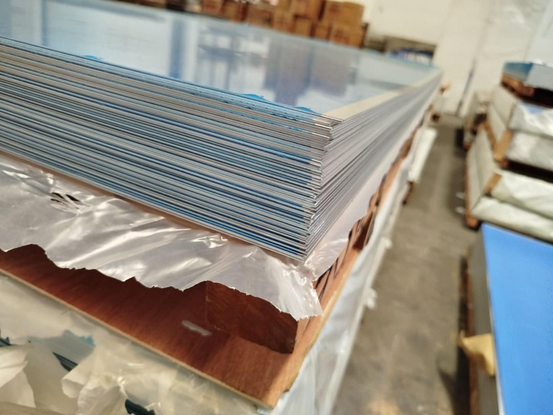 ALUMINUM PLAIN SHEET (Category: Construction & Building Materials) located in Quezon City. Submitted by toyamasteelmann (Listing ID 1404187758, Image 1). Description: ALUMINUM PLAIN SHEET 4X8 .