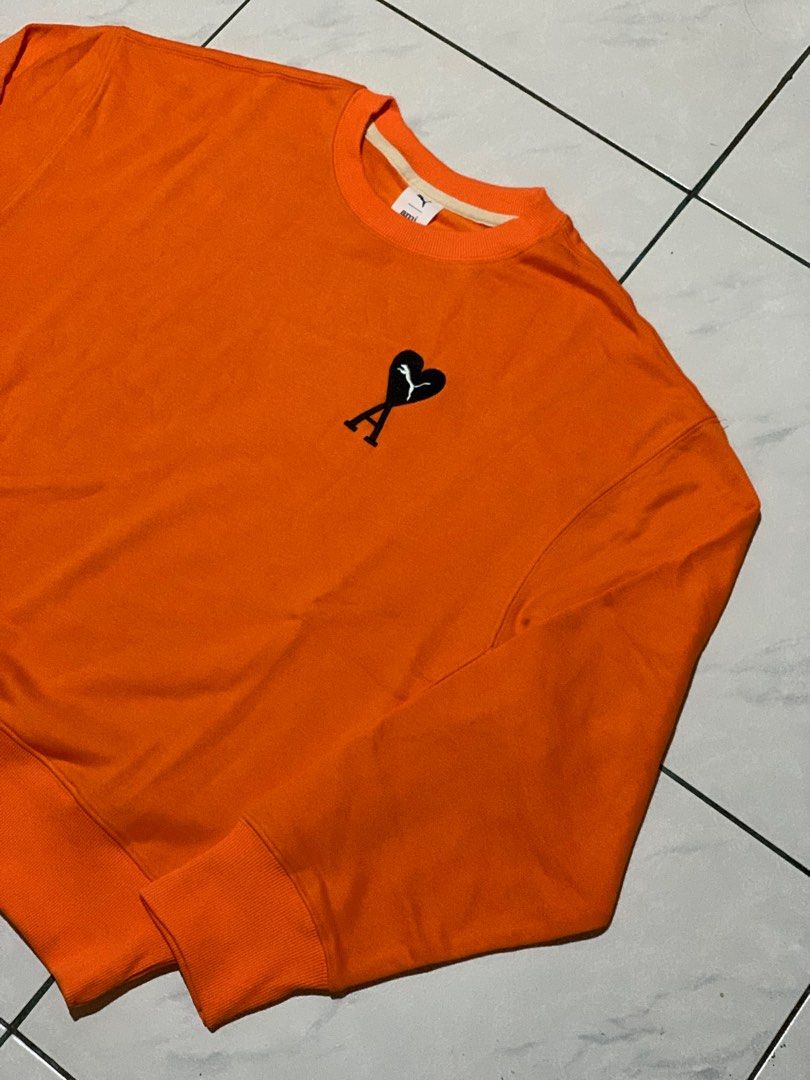 AMI X PUMA SWEATSHIRT/CREWNECK (Category: Hoodies) located in Manila. Submitted by scarlett_hope (Listing ID 1404207545, Image 3). Description: AM1 X PVM4 SWEATSHIRT/CREWNECK L: 26.5 W: 24 COLOR RATE: 10/10 CONDITION: AS NEW MOP: GCASH COURIER: J&T OR LALAMOVE.