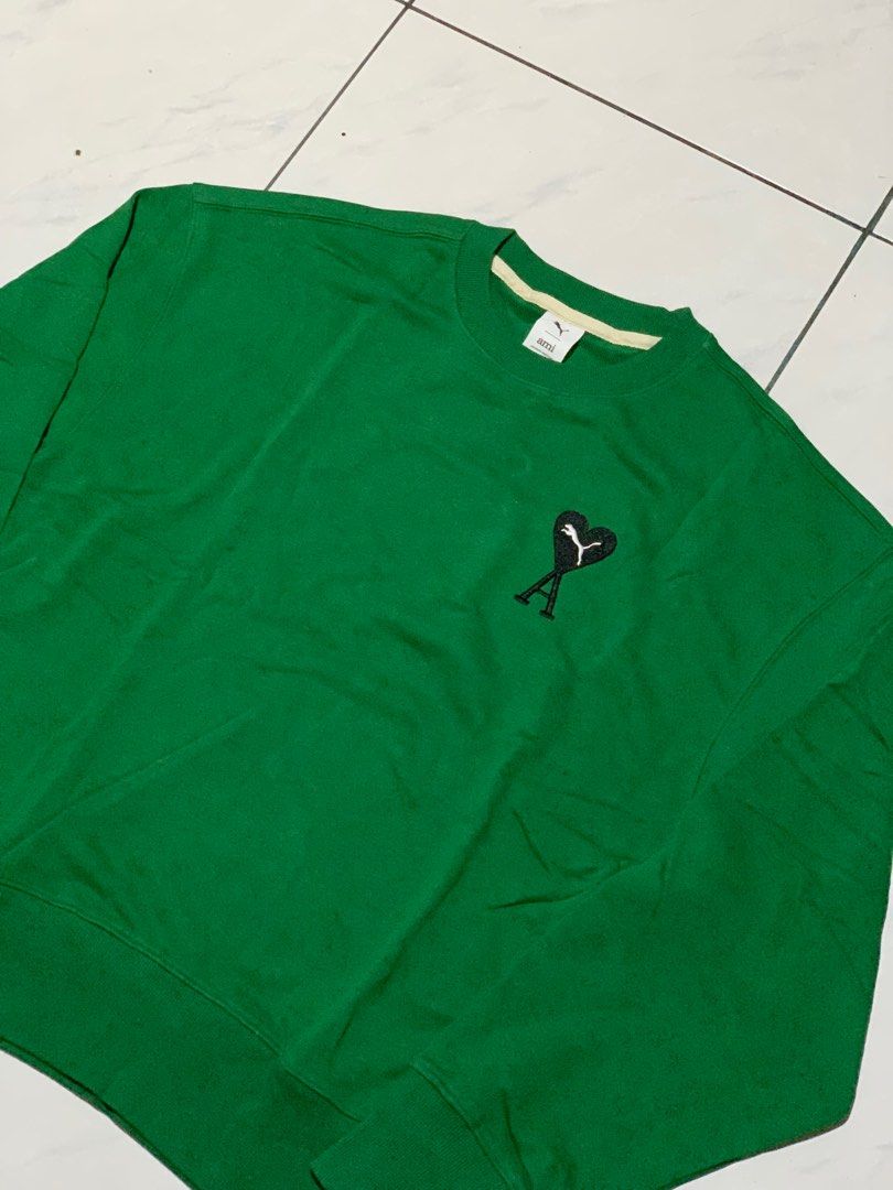 AMI X PUMA SWEATSHIRT/CREWNECK (Category: Hoodies) located in Manila. Submitted by scarlett_hope (Listing ID 1404208209, Image 2). Description: AM1 X PVM4 SWEATSHIRT/CREWNECK (DARK GREEN) L: 26.5 W: 24 COLOR RATE: 10/10 CONDITION: AS NEW MOP: GCASH COURIER: J&T OR LALAMOVE.