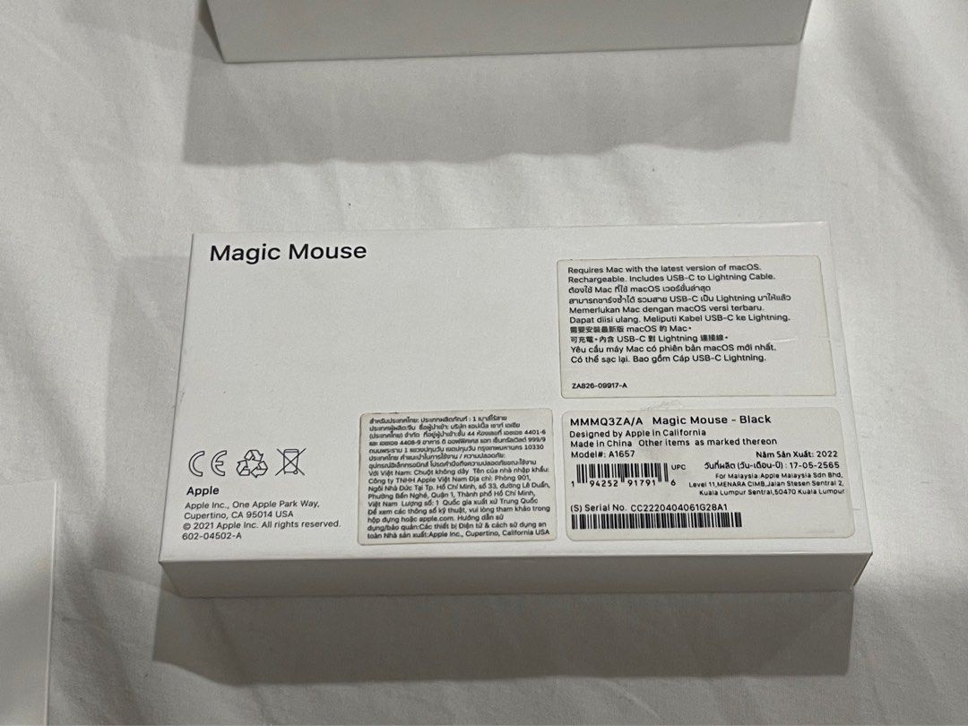 Apple Magic Mouse - Black (Category: Mouse & Mousepads) located in Muntinlupa City. Submitted by zaia_k (Listing ID 1404267443, Image 3). Description: - Apple Magic Mouse (Black) - Includes original box - Rechargeable.