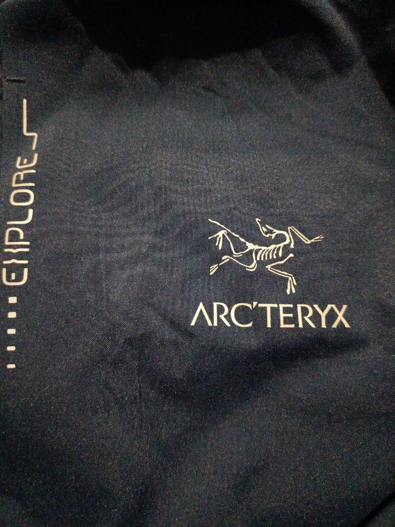 Arc'teryx Jacket (Category: Activewear) located in Borongan. Submitted by thrivory.ph (Listing ID 1404291924, Image 2). Description: Fit XL Excellent condition No issue Declared off only.