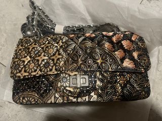 (Category: ) located in . Submitted by celineess (Listing ID 1404338667, Image 1). Description: .